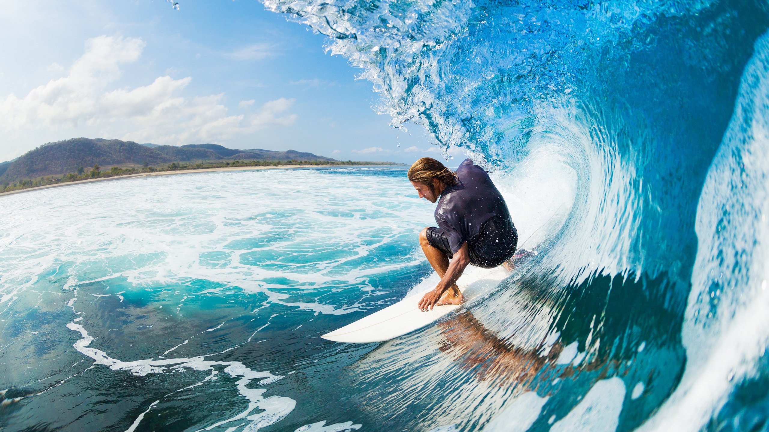 _极地冰湖冰泳比赛：冰封世界的速度较量_，极地冰主要在哪里